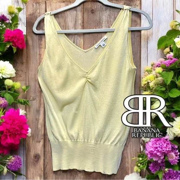 Silk Blend Knit Banana Republic Pale Yellow Sleeveless Sweater Vest Top - Picture 8 of 17